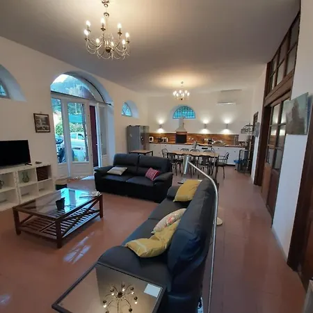 Apartmán F3 Fenetre Sur Jardin Vue Et Montagne Pour 4 Voyageurs Ajaccio (Corsica)